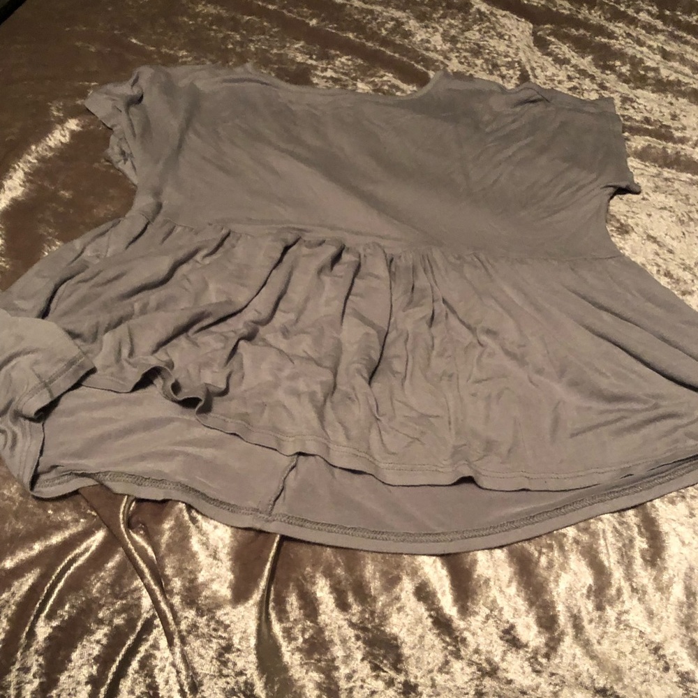 Gray peplum shirt size M